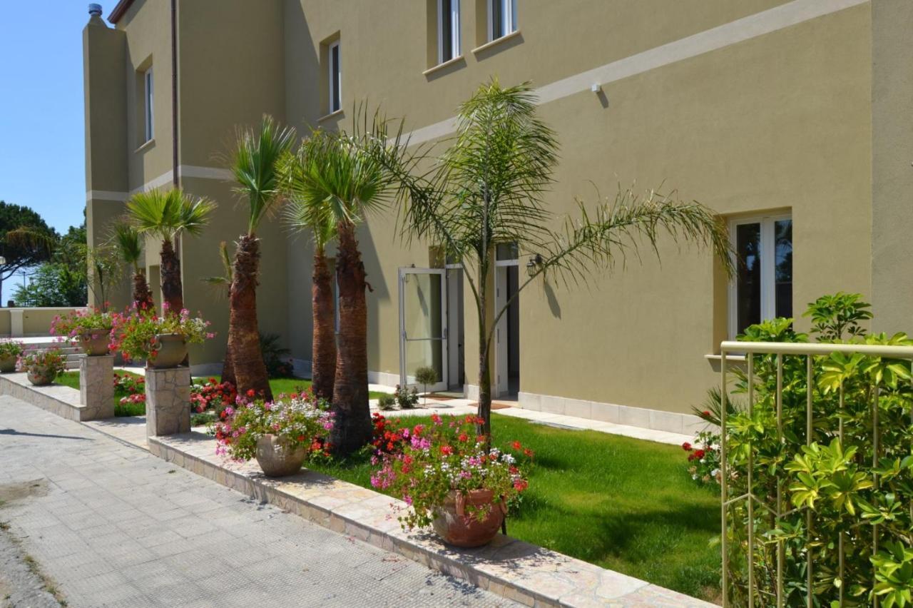 Stellaris Bed and Breakfast Siderno Exteriör bild